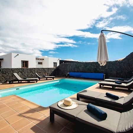 Villa Vista Reina - Luxury 6 Bedroom - Heated Pool- Views - Pool Table - Vista Lobos - Playa Blanca Екстер'єр фото