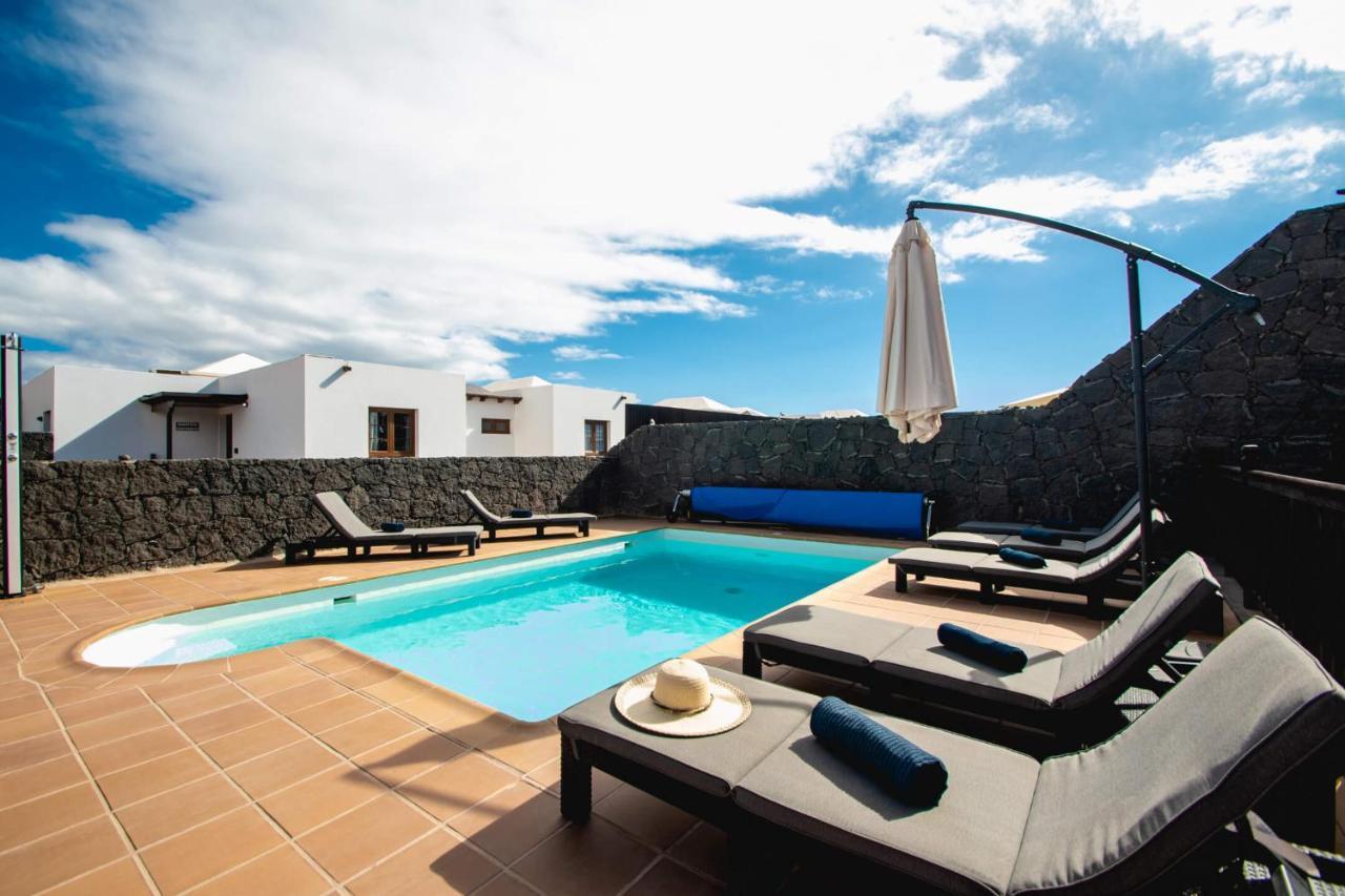 Villa Vista Reina - Luxury 6 Bedroom - Heated Pool- Views - Pool Table - Vista Lobos - Playa Blanca Екстер'єр фото