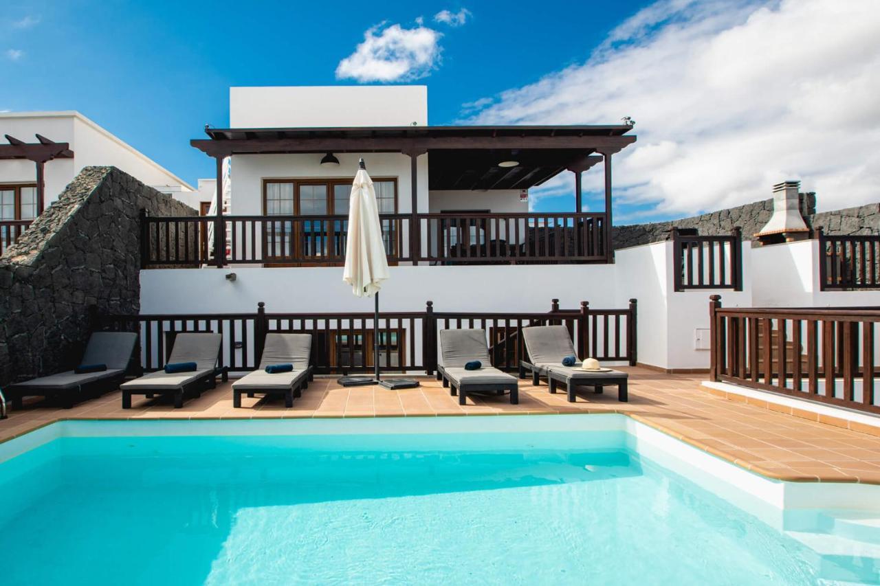 Villa Vista Reina - Luxury 6 Bedroom - Heated Pool- Views - Pool Table - Vista Lobos - Playa Blanca Екстер'єр фото