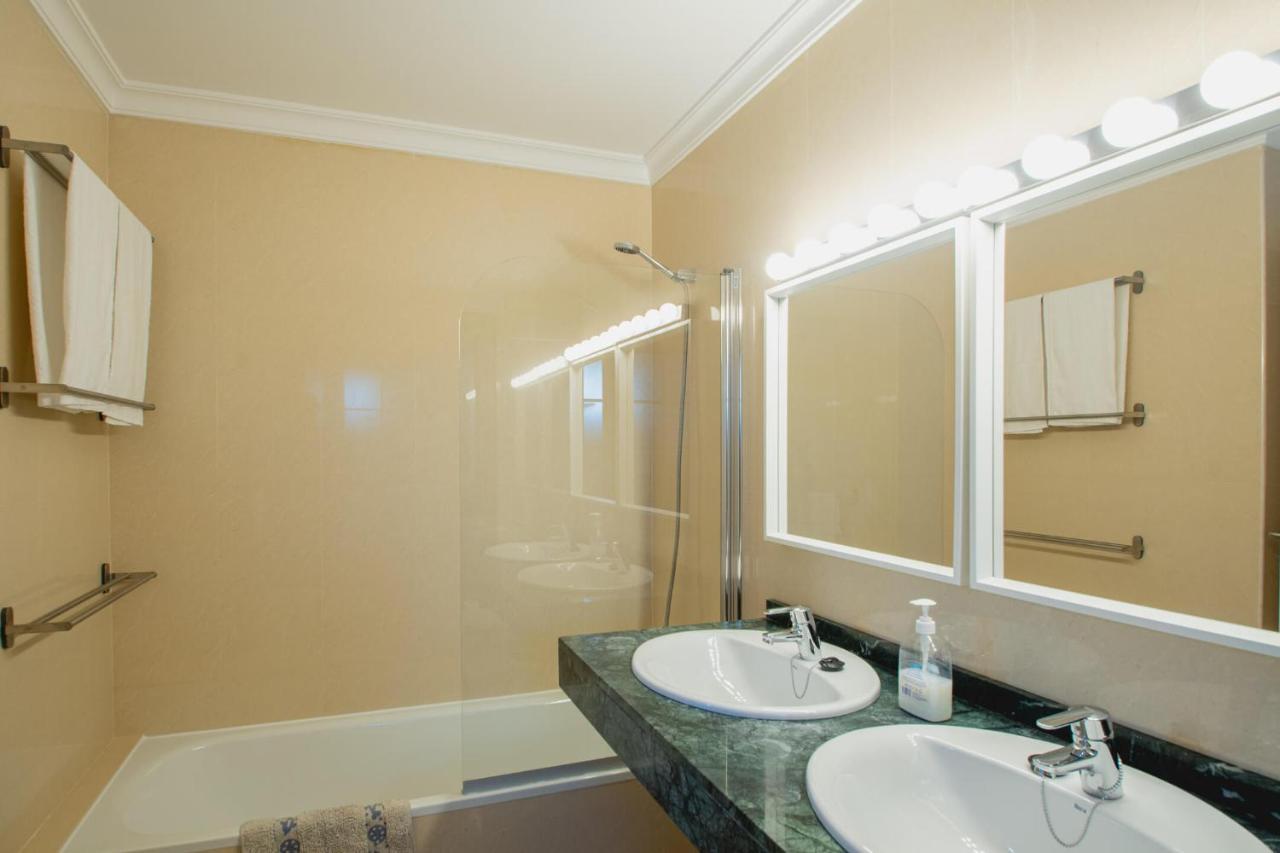 Villa Vista Reina - Luxury 6 Bedroom - Heated Pool- Views - Pool Table - Vista Lobos - Playa Blanca Екстер'єр фото